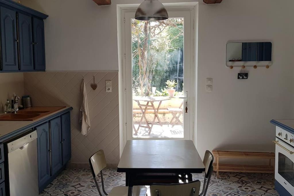 Location Appartement Dans Mas Provencal Monteux Exterior foto