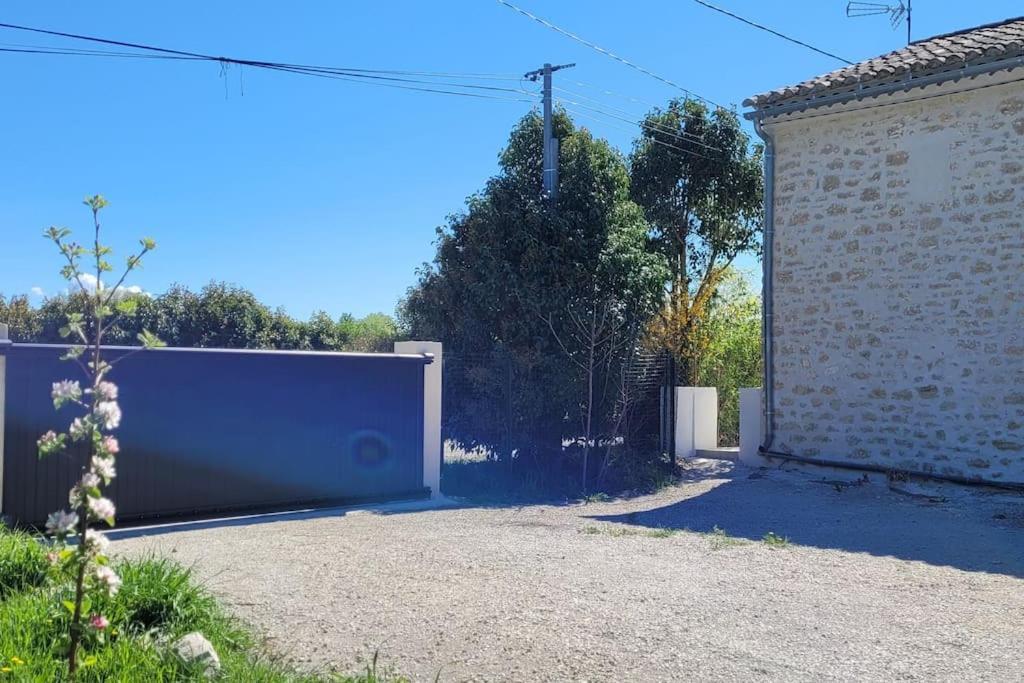 Location Appartement Dans Mas Provencal Monteux Exterior foto